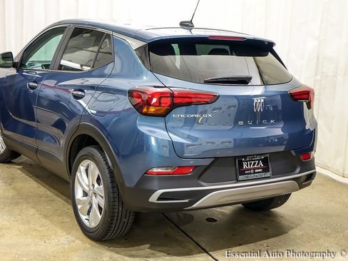 Certified 2024 Buick Encore GX Preferred w/ Comfort Package FWD image 5