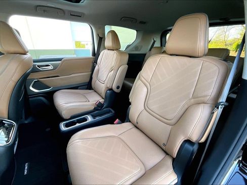 New 2026 INFINITI QX80 Luxe w/ Cargo Package AWD/4WD image 10