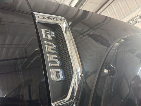 Used 2017 Ford F250 Lariat w/ FX4 Off-Road Package AWD/4WD image 3