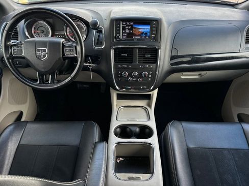 Used 2020 Dodge Grand Caravan SXT FWD image 13