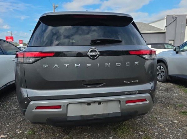 Used 2024 Nissan Pathfinder SL AWD/4WD image 6