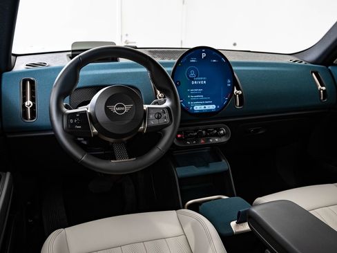 Certified 2025 MINI Cooper Countryman S w/ Comfort Package Max image 4