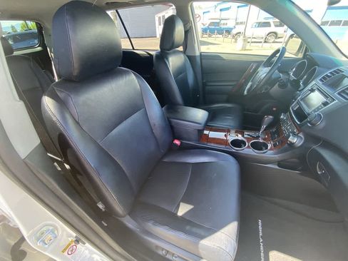 Used 2013 Toyota Highlander Limited AWD/4WD image 26