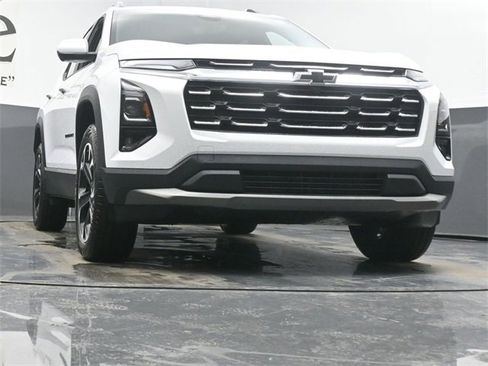 New 2026 Chevrolet Equinox LT w/ Convenience Package II image 3