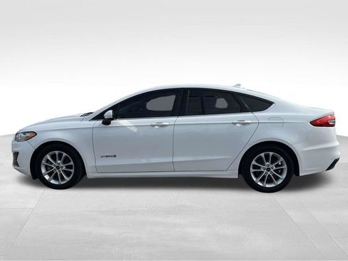 Used 2019 Ford Fusion SE image 4