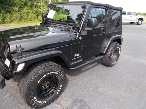 Used 2005 Jeep Wrangler X w/ Rocky Mountain Edition Group AWD/4WD image 7