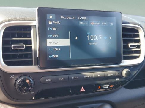 New 2025 Hyundai Venue SEL image 23