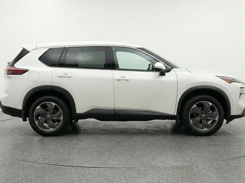 Used 2025 Nissan Rogue SV AWD/4WD image 11