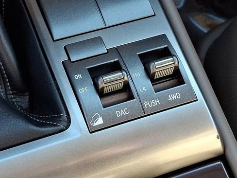 Used 2016 Lexus GX 460 image 31