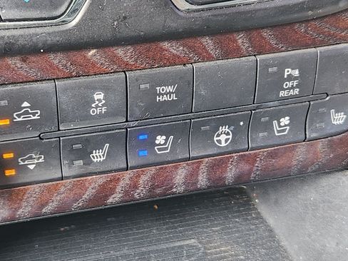 Used 2018 RAM 1500 Laramie Longhorn AWD/4WD image 14