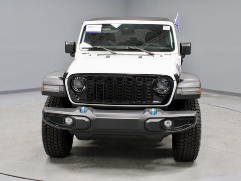 Used 2024 Jeep Wrangler Unlimited image 7