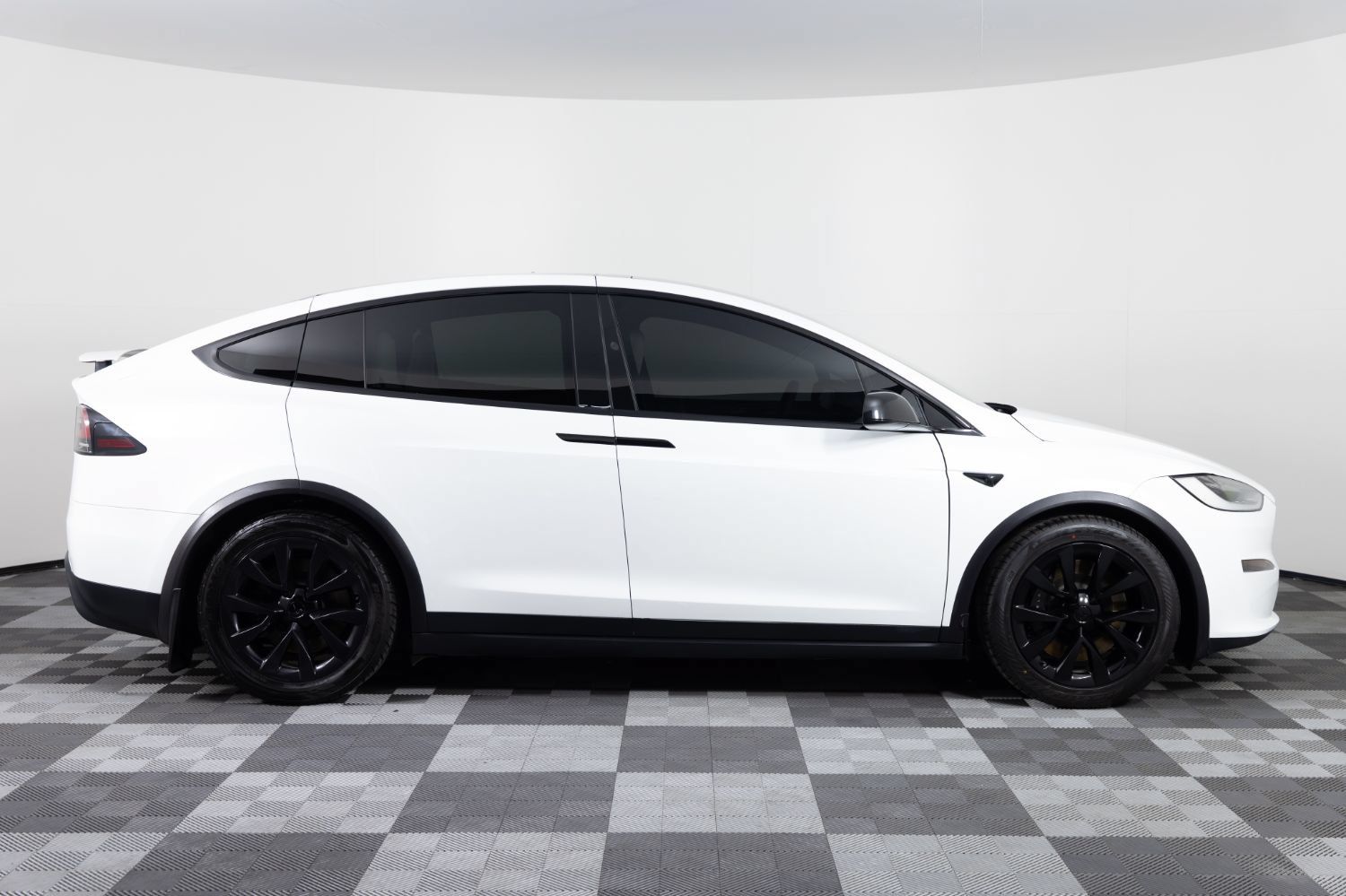 Used 2023 Tesla Model X AWD/4WD image 9