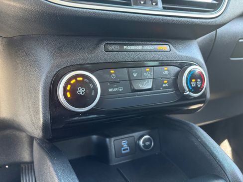 Certified 2021 Ford Escape SE FWD image 31