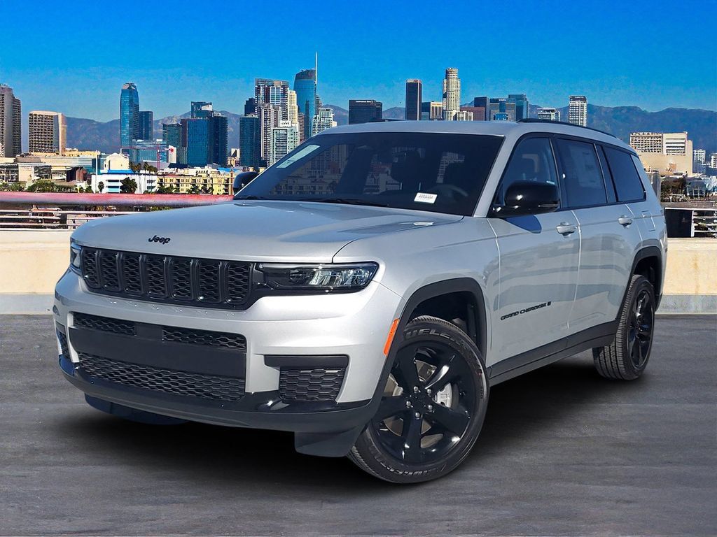 Used 2025 Jeep Grand Cherokee L Altitude AWD/4WD image 2