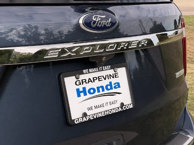 Used 2018 Ford Explorer XLT w/ Equipment Group 201A FWD image 8