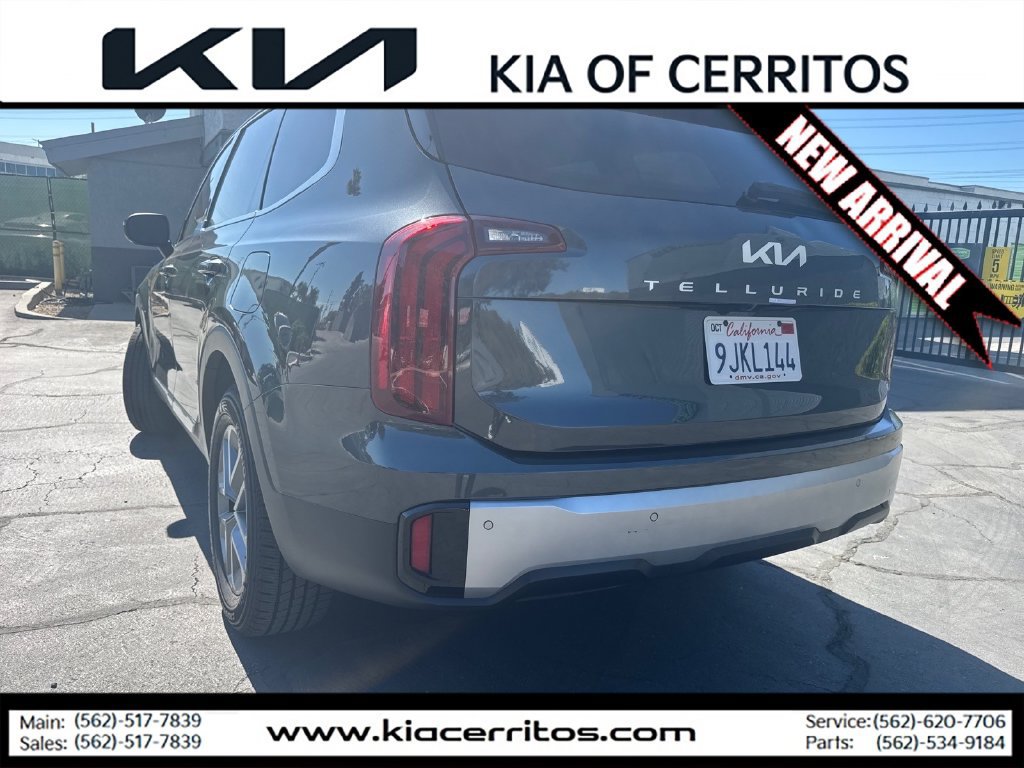 Certified 2024 Kia Telluride LX FWD image 3
