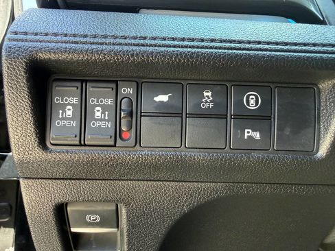 Used 2024 Honda Odyssey Elite image 35