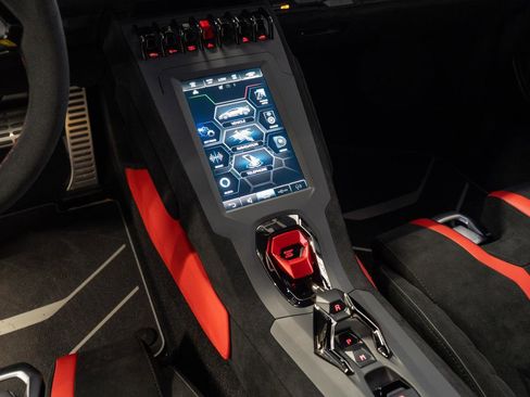 Used 2023 Lamborghini Huracan STO image 9