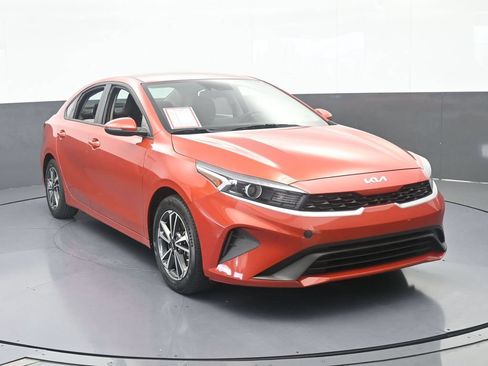 Used 2023 Kia Forte LXS w/ LXS Technology Package FWD image 9