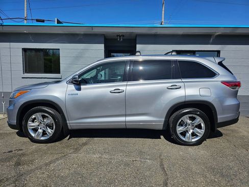 Used 2014 Toyota Highlander Limited AWD/4WD image 2