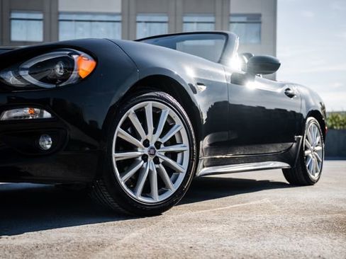 Used 2017 FIAT 124 Spider Lusso image 28