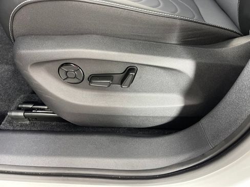 Used 2026 Volkswagen Tiguan SE R-Line AWD/4WD image 26
