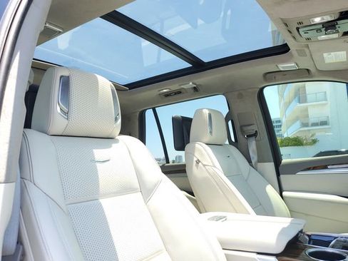 Certified 2025 Cadillac Escalade Sport Platinum w/ LPO, ONYX Package AWD/4WD image 21