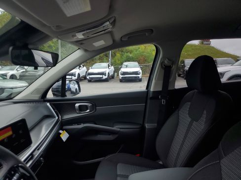 New 2026 Kia Sorento LX image 17