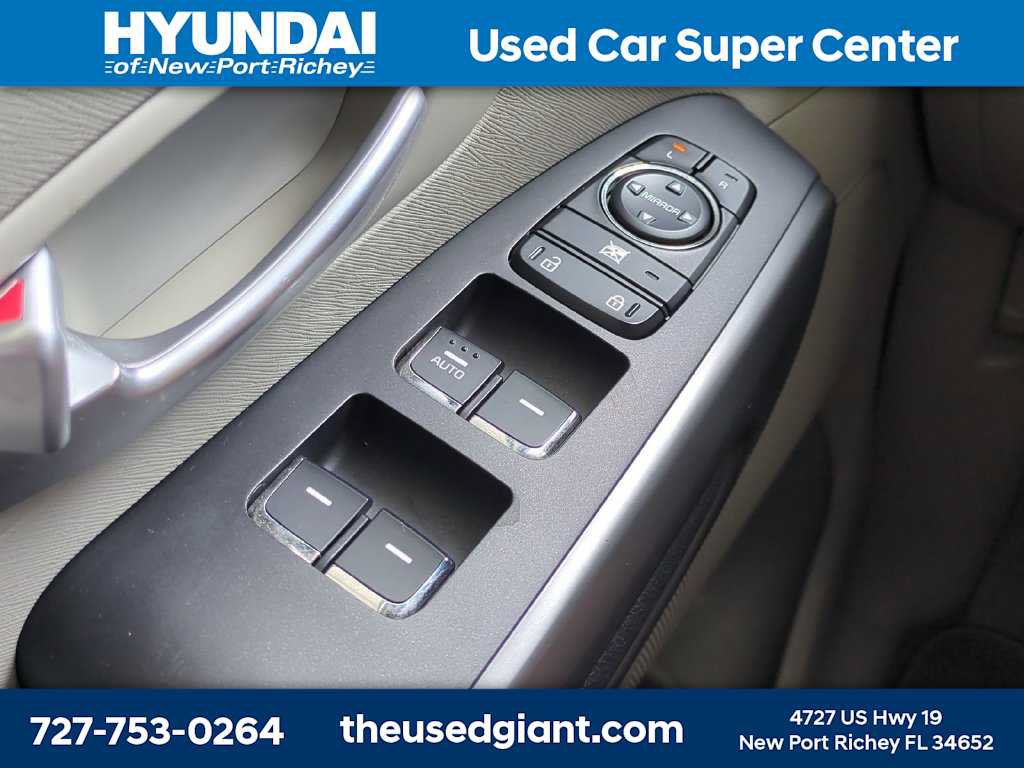 Used 2021 Kia Sedona LX FWD image 25