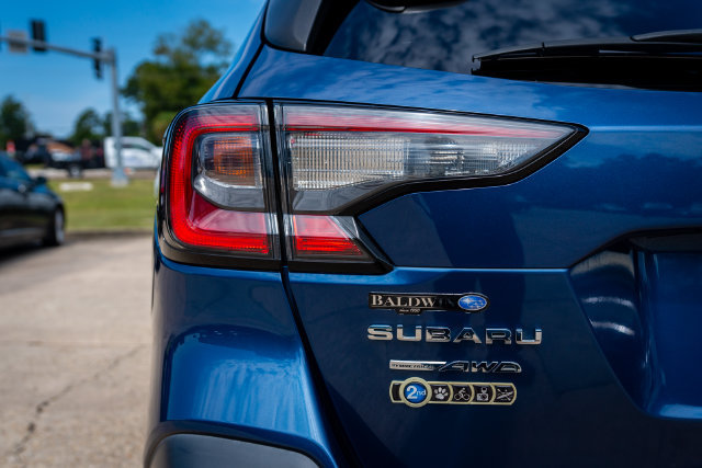 Used 2021 Subaru Outback Touring AWD/4WD image 16