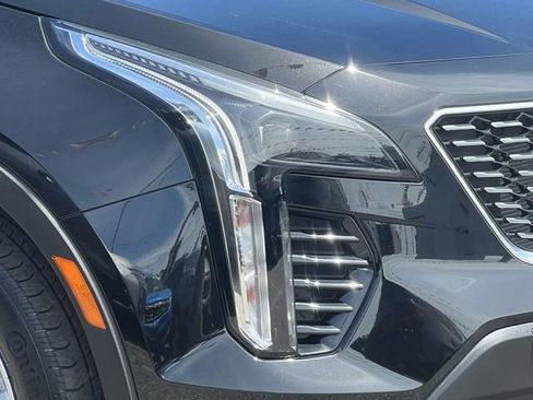 Used 2023 Cadillac XT4 Luxury w/ Cold Weather Package AWD/4WD image 8
