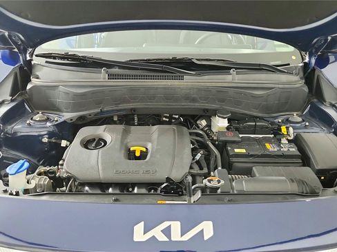 Used 2025 Kia Seltos LX AWD/4WD image 36