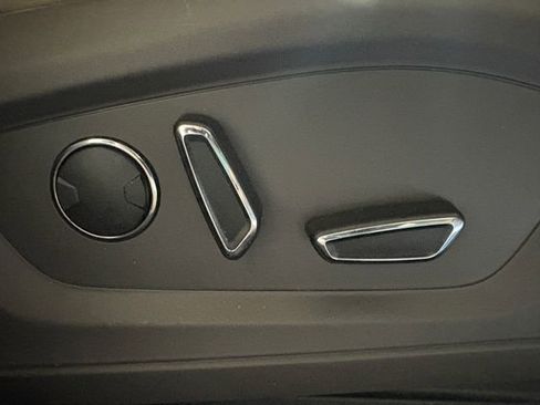 Used 2020 Ford Explorer Platinum image 21