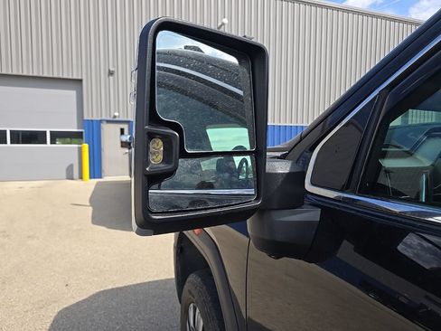 Used 2024 GMC Sierra 2500 Denali AWD/4WD image 7