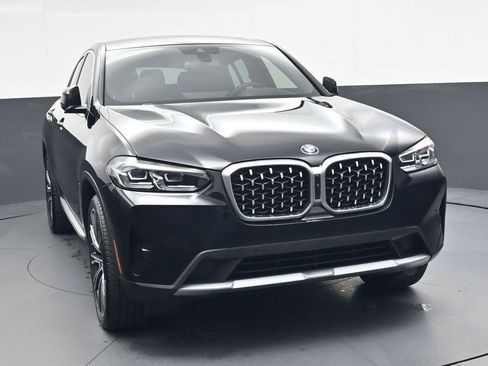 Used 2025 BMW X4 xDrive30i w/ Premium Package image 9