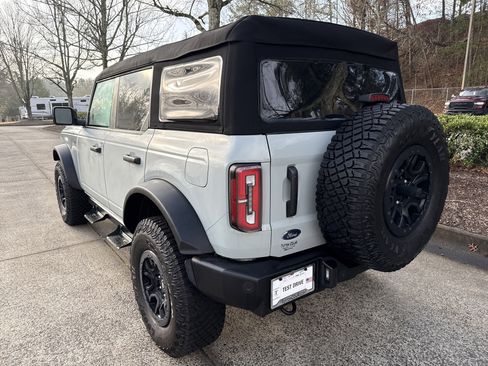 Used 2024 Ford Bronco Wildtrak image 5