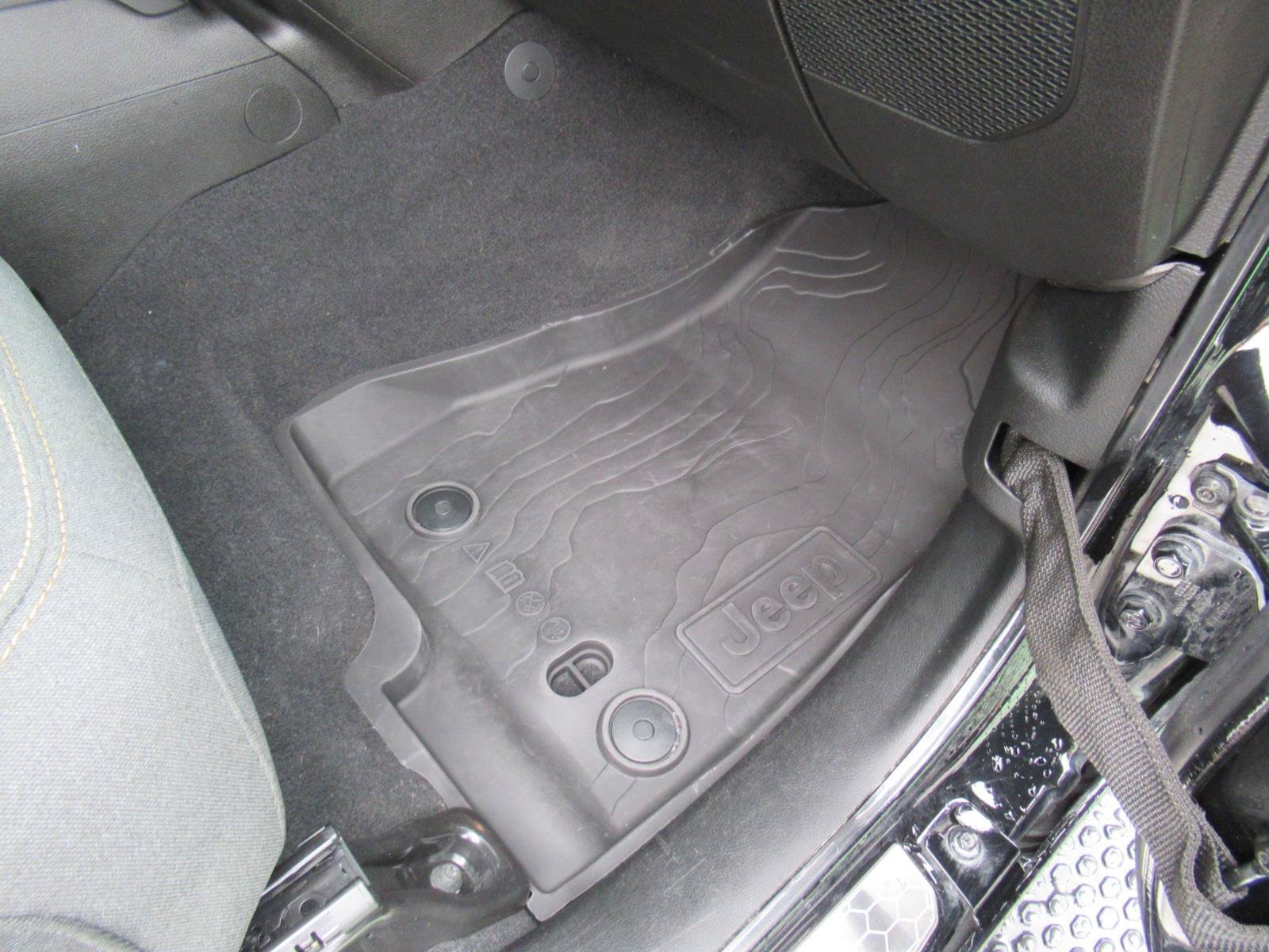 Used 2024 Jeep Wrangler Unlimited Sport AWD/4WD image 28
