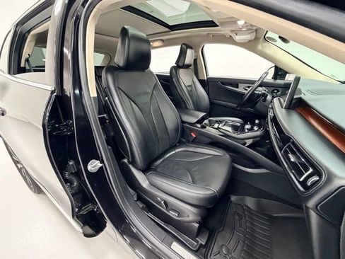 Used 2023 Lincoln Nautilus Reserve w/ Equipment Group 201A image 32