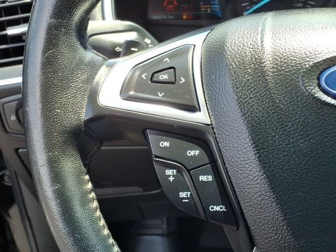Used 2018 Ford Edge Titanium w/ Equipment Group 301A AWD/4WD image 20