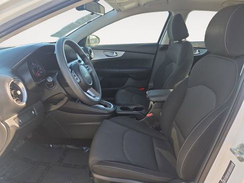 Used 2023 Kia Forte LXS image 9