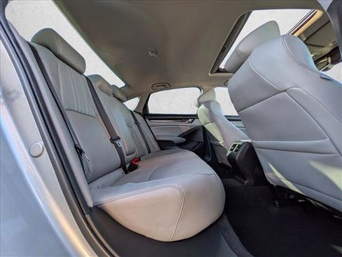 Used 2018 Honda Accord Touring image 21