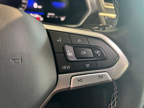 Used 2023 Volkswagen Tiguan SE R-Line image 22