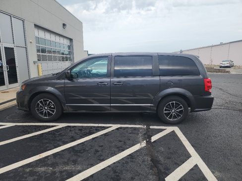 Used 2017 Dodge Grand Caravan GT FWD image 8