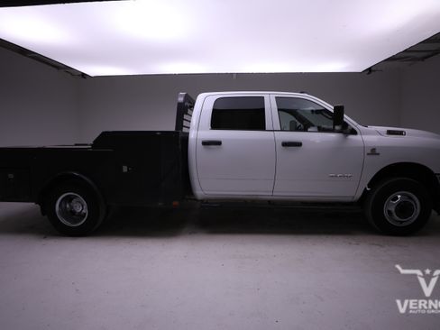 Used 2022 RAM 3500 Tradesman w/ Chrome Appearance Group image 6
