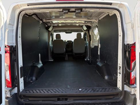 Used 2018 Ford Transit 250 130 Low Roof RWD image 14