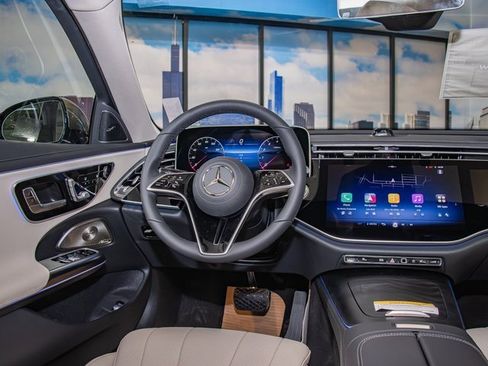 New 2026 Mercedes-Benz E 350 4MATIC Sedan image 16