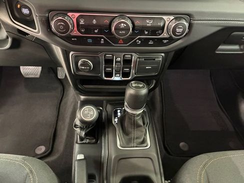 Used 2025 Jeep Wrangler Unlimited Sahara w/ Safety Group image 21