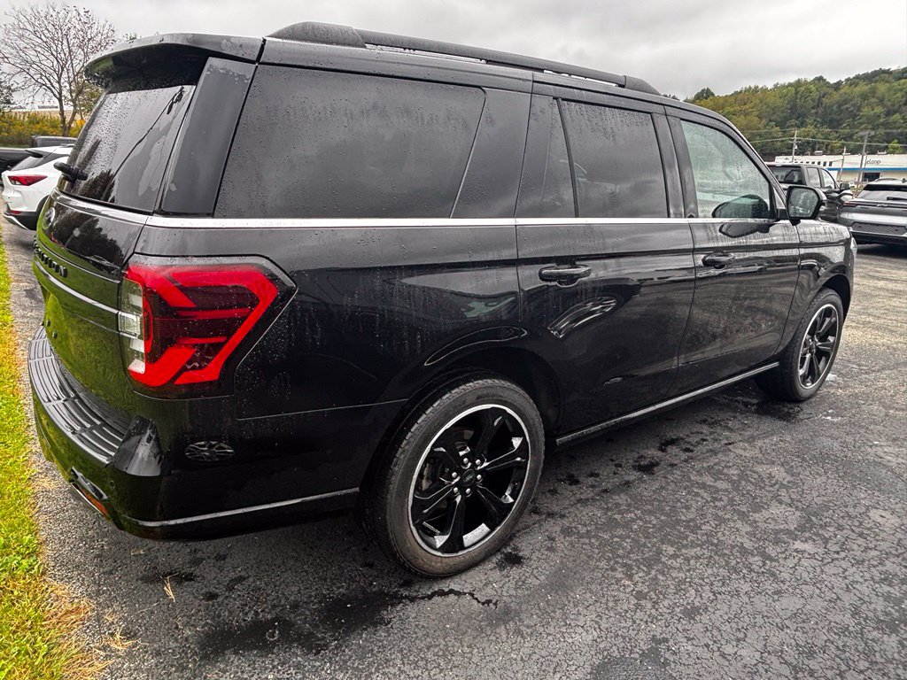 Used 2023 Ford Expedition Limited AWD/4WD image 3