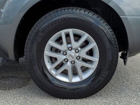 Used 2016 Nissan Frontier SV w/ SV Value Truck Package RWD image 10