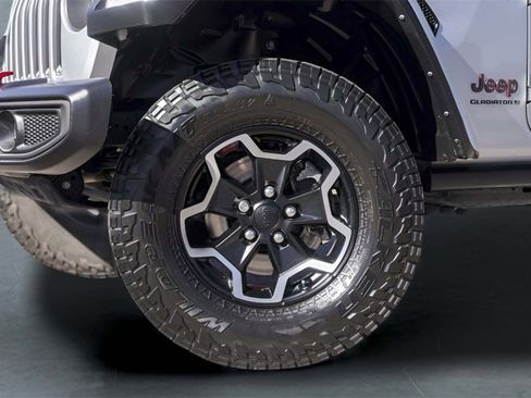 Used 2023 Jeep Gladiator Rubicon w/ Cold Weather Group image 4